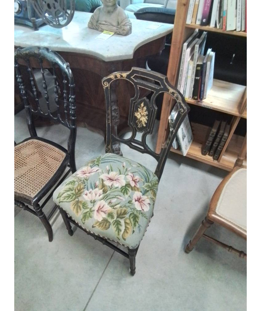 CHAISE NAPOLÉON BOIS NOIRCINET DORÉ ASSISE CAPITONNÉ TISSU VERT A FLEURS