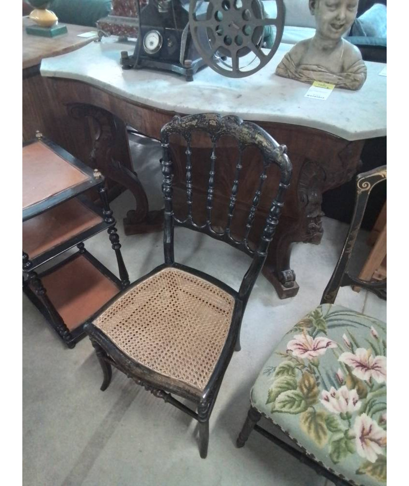 CHAISE BASSE NAPOLÉON III BOIS NOIRCI ASSISE CANNÉE 