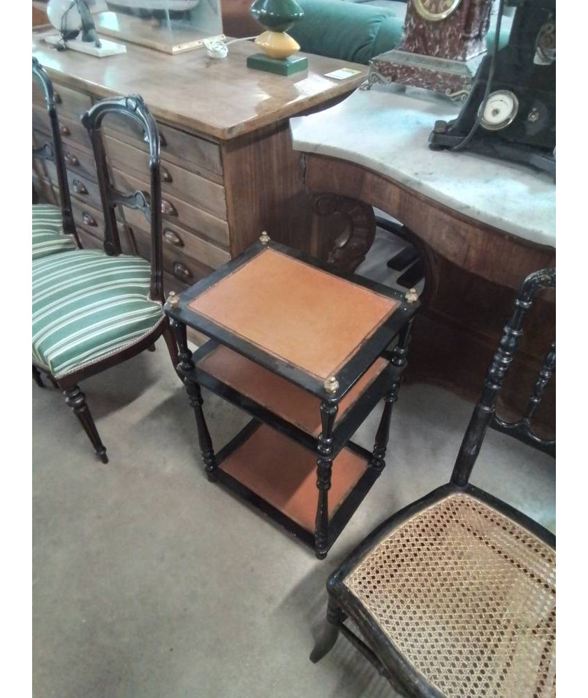 DESSERTE BOIS NOIRCI 3 NIVEAUX DESSUS CUIR FAUVE NAPOLÉON III 