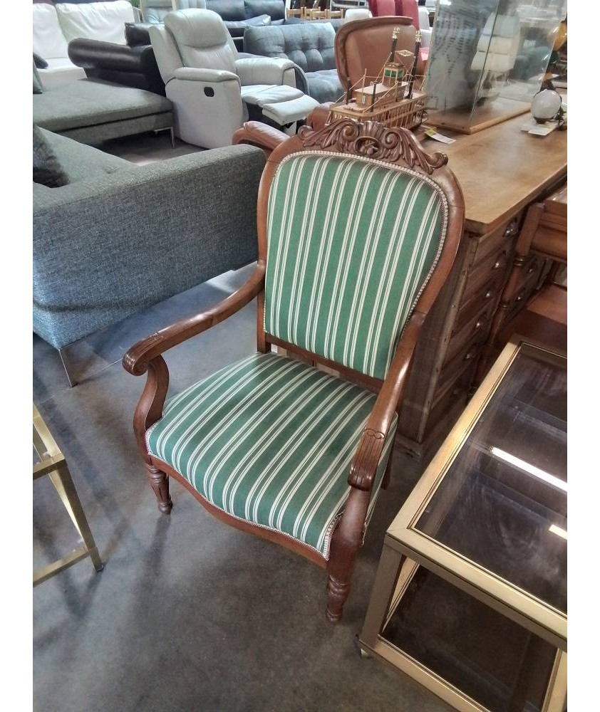 FAUTEUIL LOUIS PHILIPPE BOIS CLAIR SCULPTÉ ASSISE TISSU VERT A RAYURES 