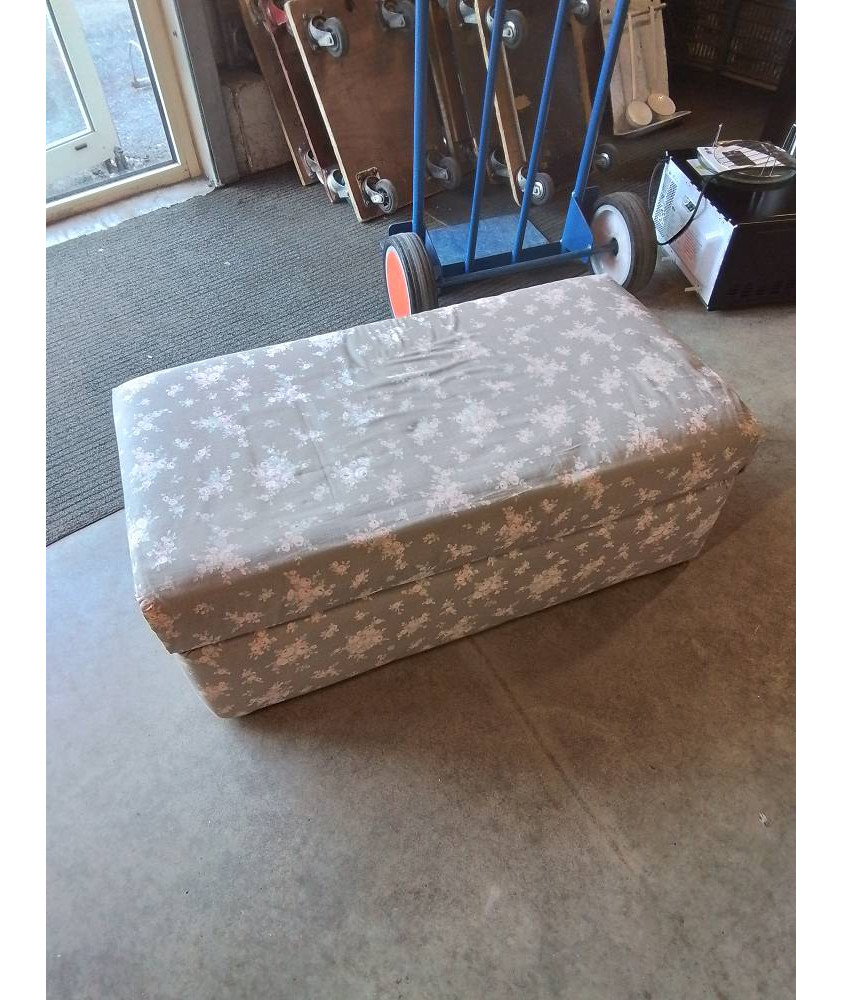 POUF COFFRE TISS GRIS AUX ROSES