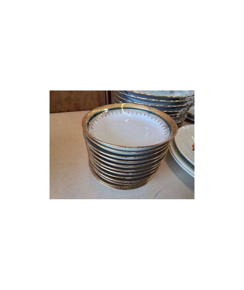 LOT DE 12 COUPELLES EN PORCELAINE 