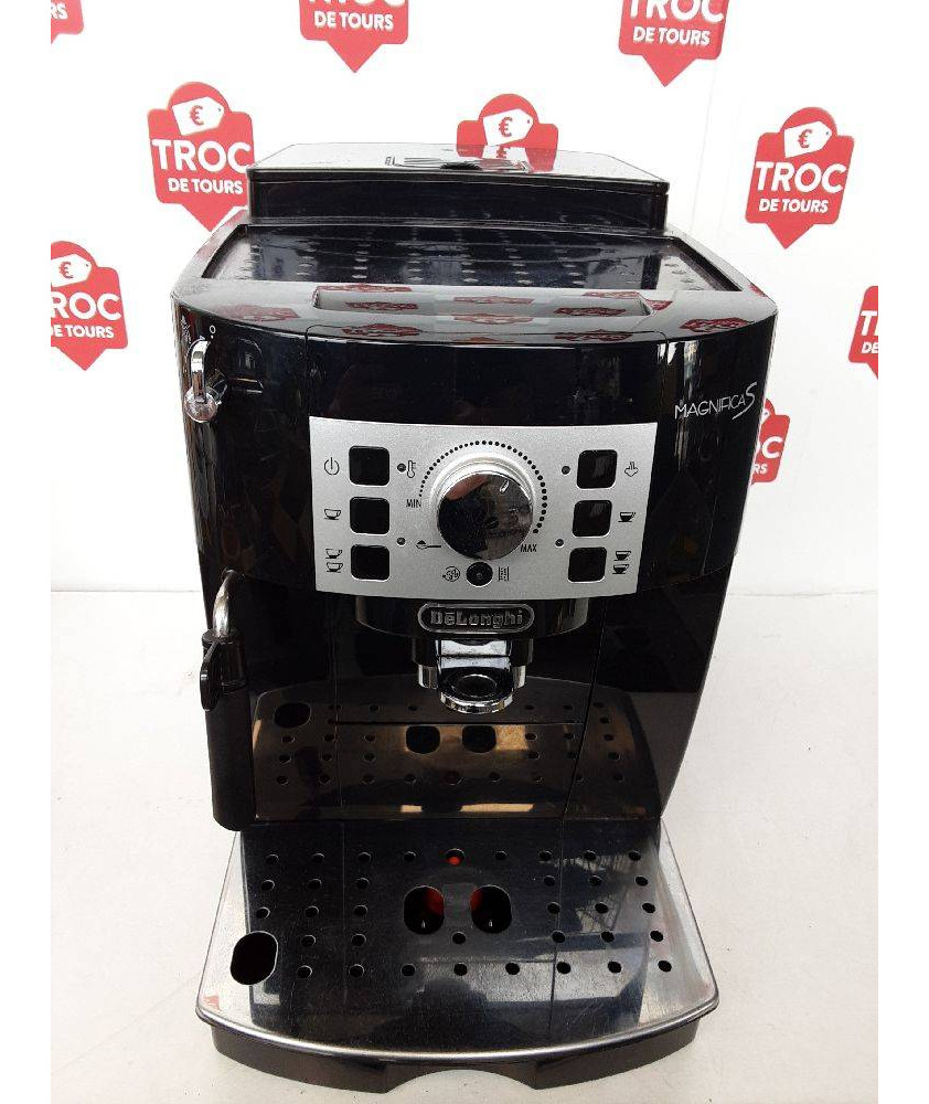 CAFETIERE  A GRAIN  DELONGHI MAGNIFICA S