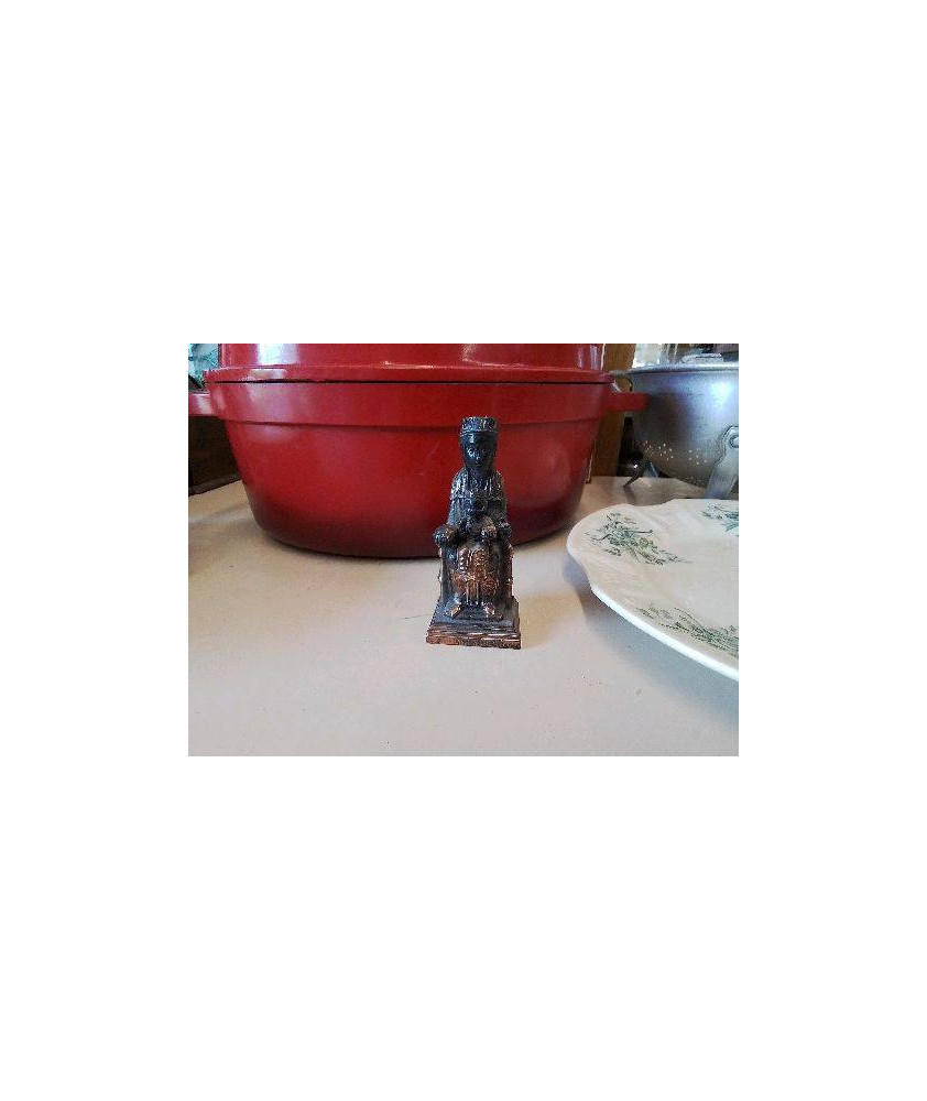STATUETTE 