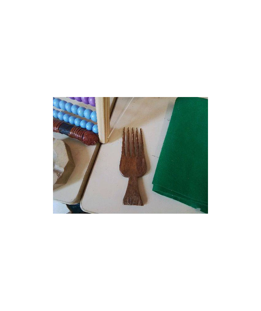 PEIGNE EN BOIS