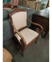 FAUTEUIL A CROSSES BOIS CLAIR ASSISE ET DOSSIER TISSU ÉCRU A PETITS CARREAUX STYLE RESTAURATION 