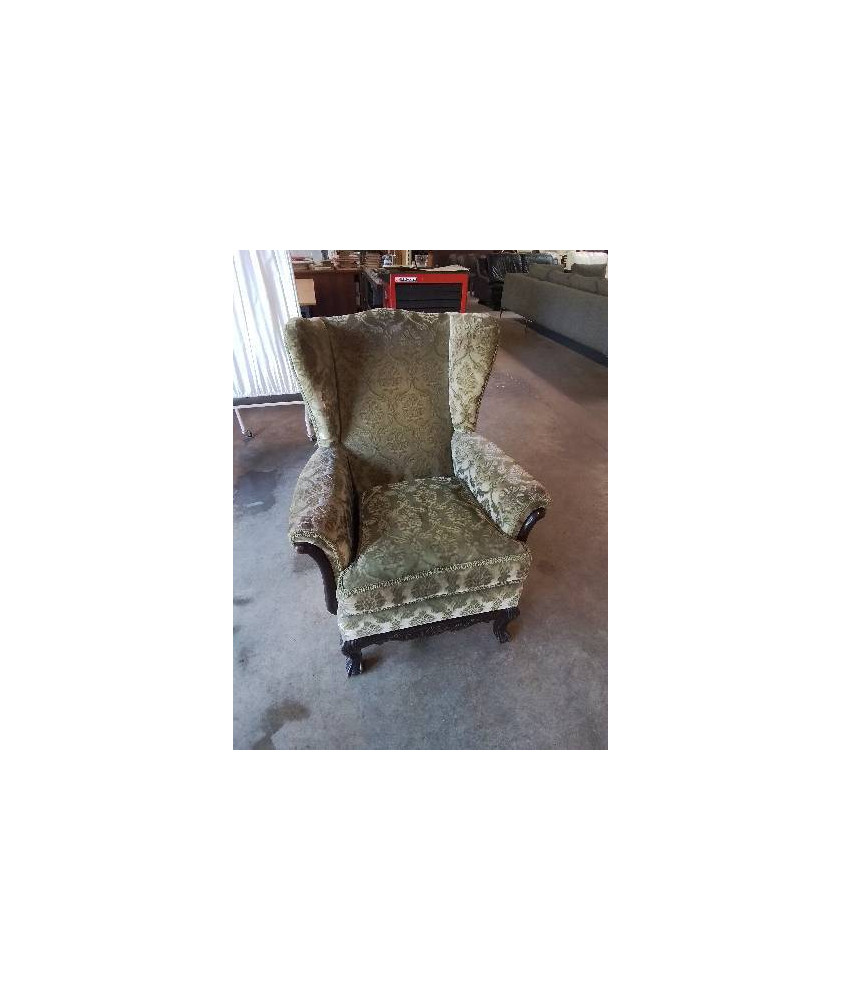 FAUTEUIL ANGLAIS A OREILLES BOIS CAPITONNÉ TISSU VERT EN L\'ÉTAT 