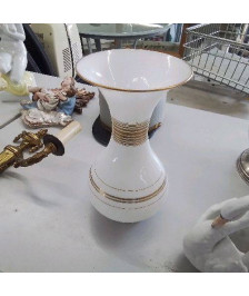 VASE OPALINE