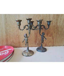 PAIRE DE CHANDELIER AU CHERUBINS