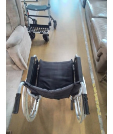 CHAISES ROULANTE  EN L’ETAT 