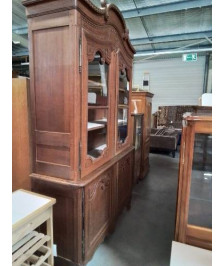 BUFFET CAUCHOIS VITRÉ CHENE MOULURÉ ET SCULPTÉ 