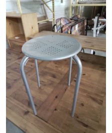 TABOURET ROND MÉTAL GRIS ASSISE AJOURÉE
