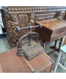 PRESSE DE RELIEUR 