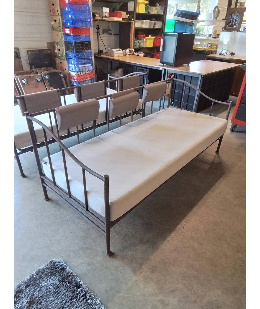 BANQUETTE MÉTAL TAUPE A BARREAUX ASSISE TISSU GRIS