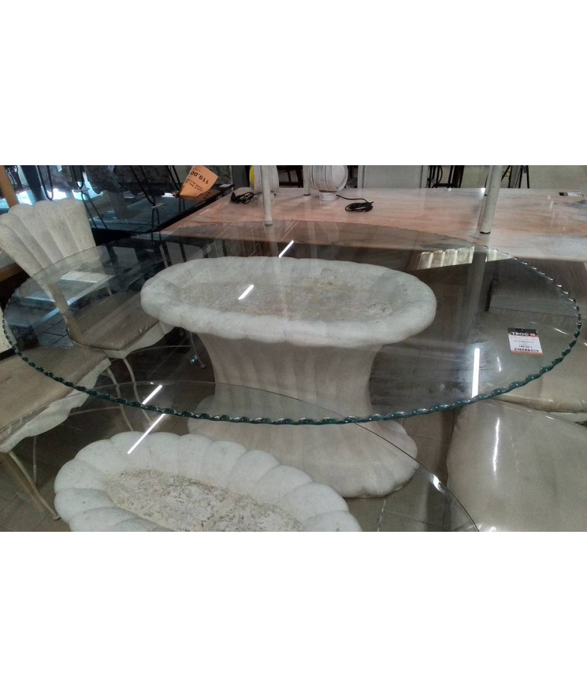 TABLE OVALE STUC