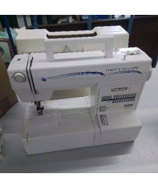 MACHINE A COUDRE PFAFF