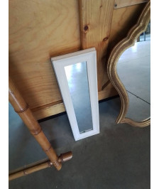 MIROIR RECTANGULAIRE BOIS BLANC MOULURÉ 