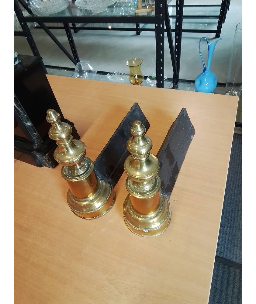 PAIRE DE CHENETS FONTE ET LAITON 