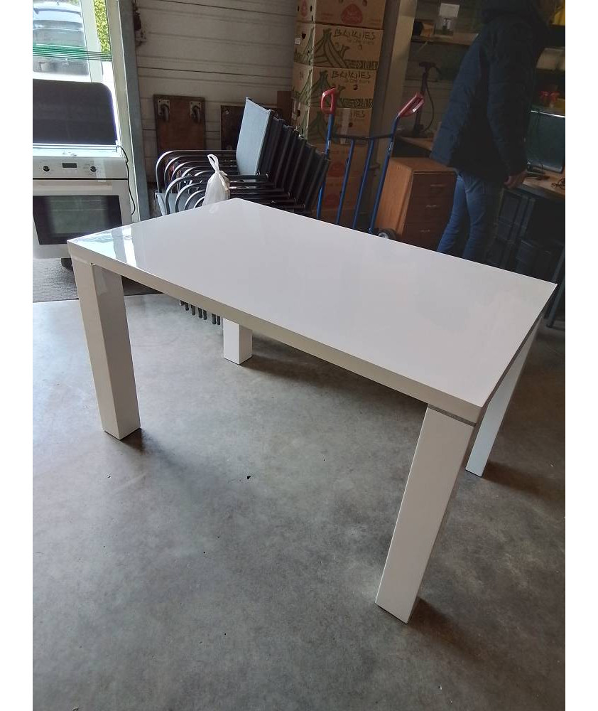 TABLE RECTANGULAIRE BOIS BLANC LAQUÉ  130X80X76CM