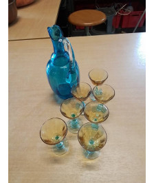 CARAFE VERRE SOUFFLÉ TEINTÉ BLEU ET SES 7 VERRE A PIEDS DÉBUT XXE