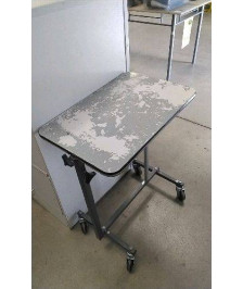 TABLETTE RÉGLABLE/ EN L’ETAT