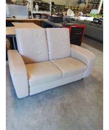 CANAPÉ CUIR  BEIGE 2 PLACES