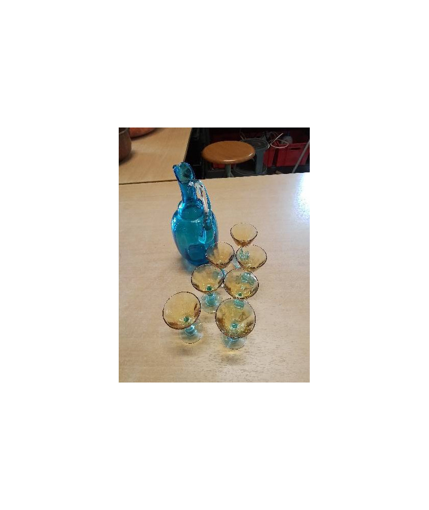 CARAFE VERRE SOUFFLÉ TEINTÉ BLEU ET SES 7 VERRE A PIEDS DÉBUT XXE