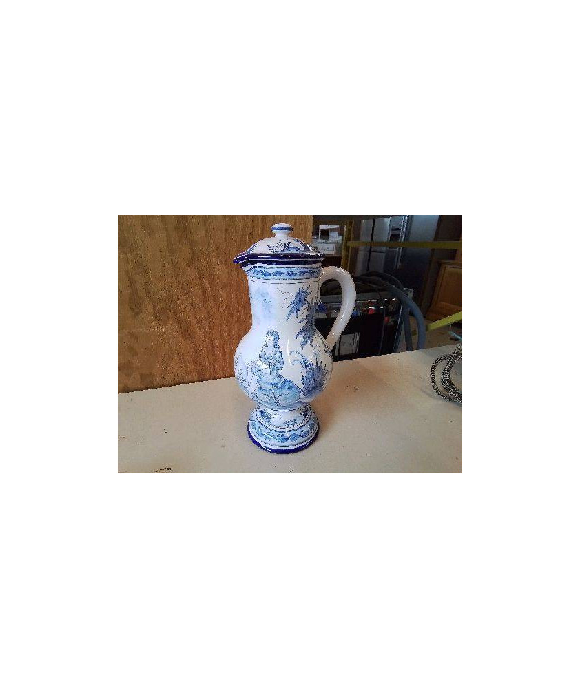 CHOCOLATIERE EN PORCELAINE DE MONTAGNON 