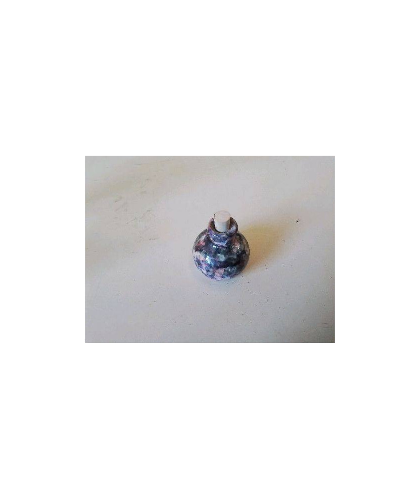 PETITE FIOLE EN PORCELAINE 