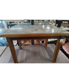 TABLE CARRELEE