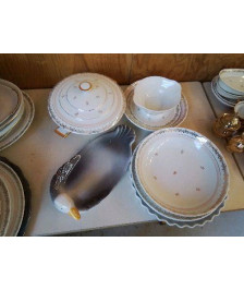 PLAT EN PORCELAINE 