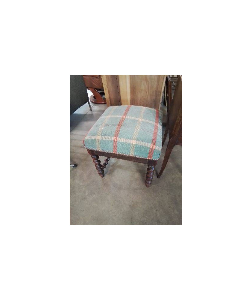 TABOURET BOIS TOURNÉ A ENTRETOISE CAPITONNÉ TISSU ÉCOSSAIS VERT STYLE LOUIS XIII