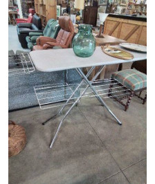 TABLE A REPASSER MÉTAL CHROMÉ TISSU TAUPE