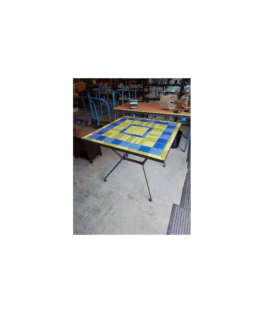 TABLE CARRÉE PIÈTEMENT MÉTAL CHOCOLAT PLATEAU CARRELÉ VERT ET BLEU 90X90X74CM