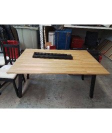 TABLE RECTANGULAIRE PIED NOIRE  