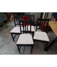 CHAISE NOIRE AVEC ASSISE 