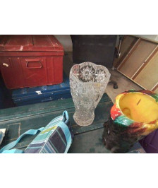 VASE EN VERREVMOULÉ