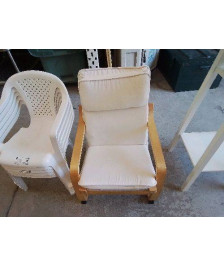 PETITE CHAISE ENFANT IKEA 