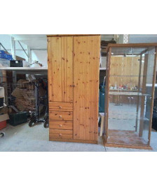 ARMOIRE EN PIN 