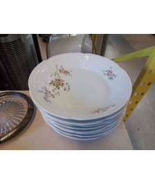 LOT DE 8 ASSIETTES À DESSERT MOTIF FLORAL 