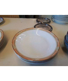 LOT DE 4 ASSIETTES CREUSES PORCELAINE 