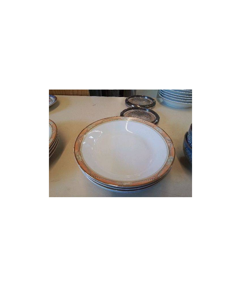 LOT DE 4 ASSIETTES CREUSES PORCELAINE 