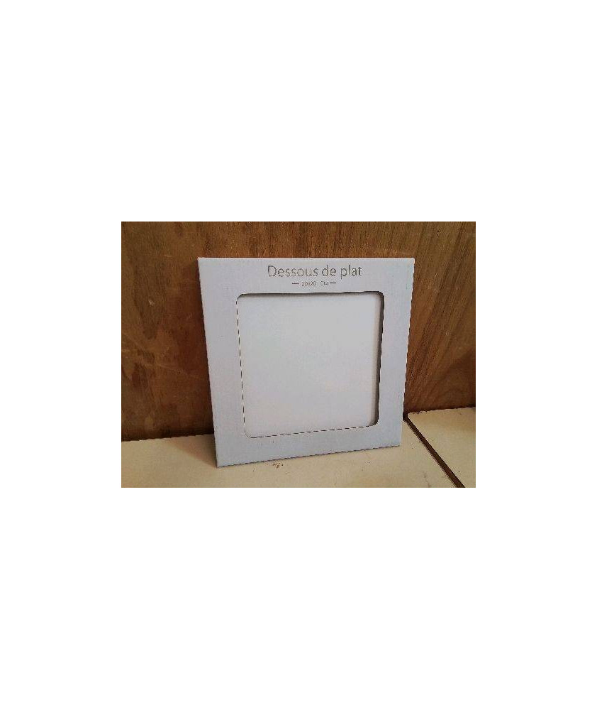 DESSOUS DE PLAT