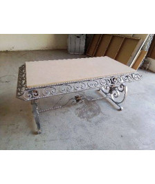 TABLE EN FER FORGE DESSUS MARBRE 