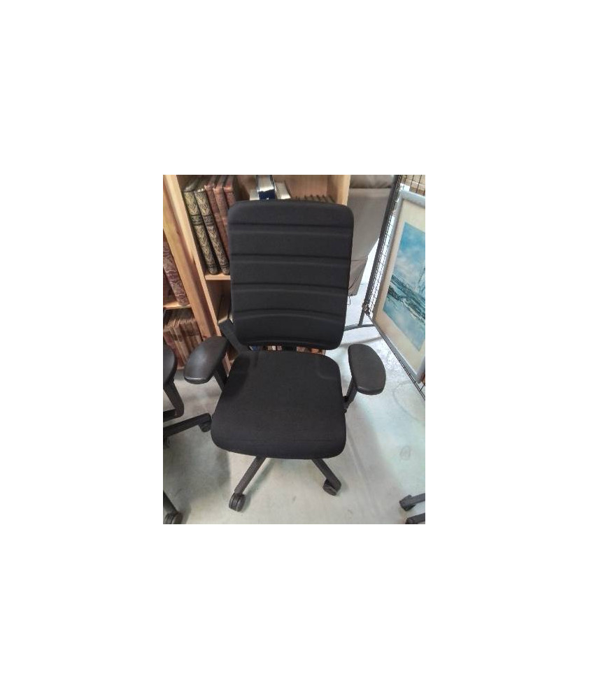 FAUTEUIL DE BUREAU A ROULETTES DOSSIER ET ACCOUDOIRS AJUSTABLE RÉSINE ET TISSU NOIR