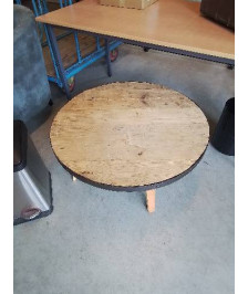 TABLE BASSE RONDE BOIS CLAIR CERCLÉ STYLE INDUSTRIEL 