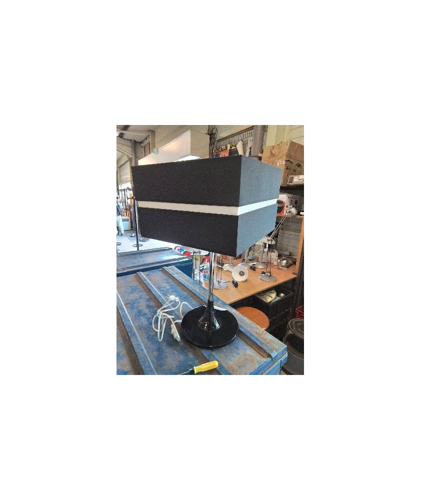 LAMPE SOCLE RÉSINE NOIR ET MÉTAL CHROMÉ AJ NOIR LISERÉ BLANC