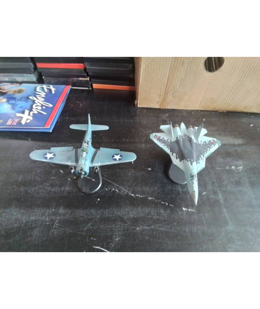 MINIATURE AVION