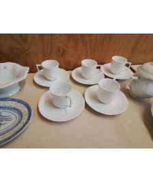 LOT DE 5 TASSES ET SOUCOUPES EN PORCELAINE DE LIMOGES