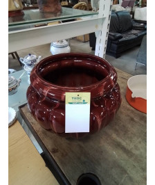CACHE POT CÉRAMIQUE ÉMAILLÉE ROUGE EN L\'ÉTAT 